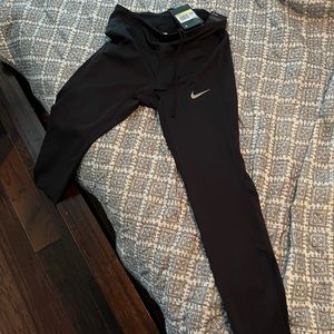 Black Nike leggings NWT